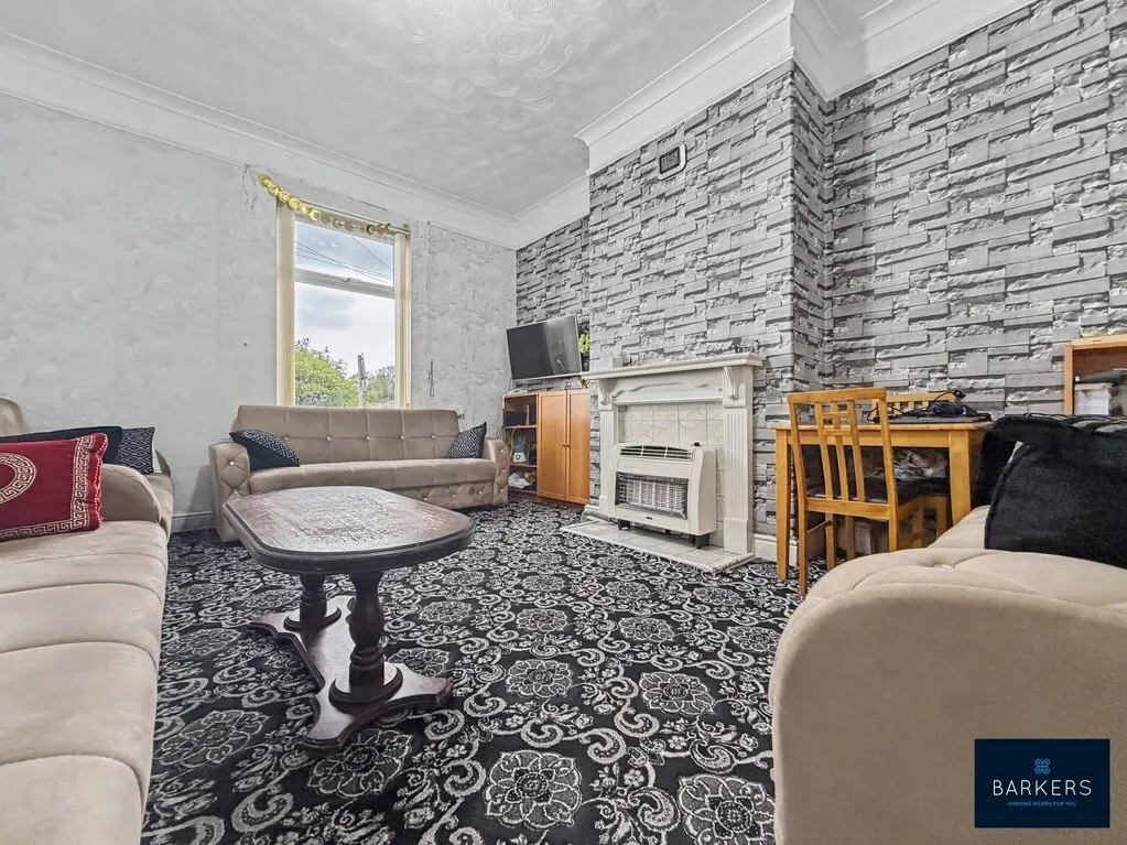 Soothill Lane, Soothill, WF17, photo 4