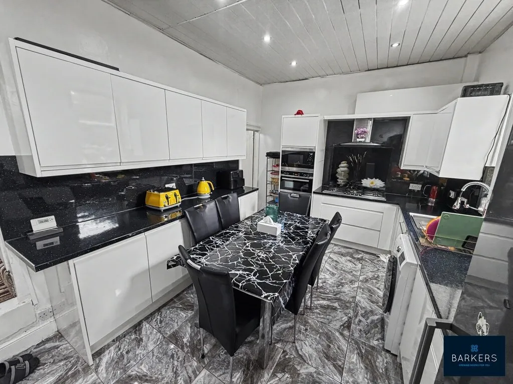 Soothill Lane, Soothill, WF17, photo 5