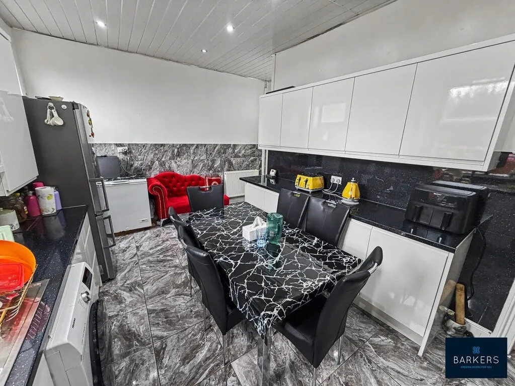 Soothill Lane, Soothill, WF17, photo 7