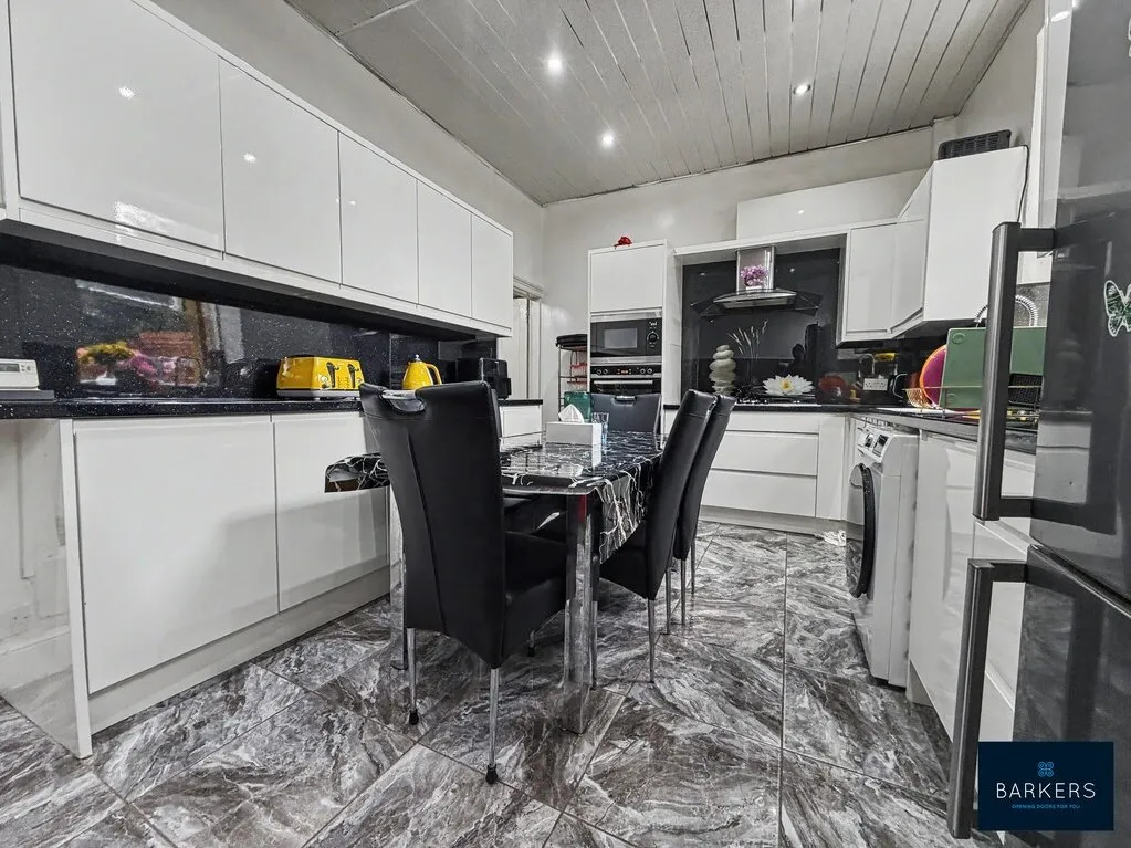Soothill Lane, Soothill, WF17, photo 8