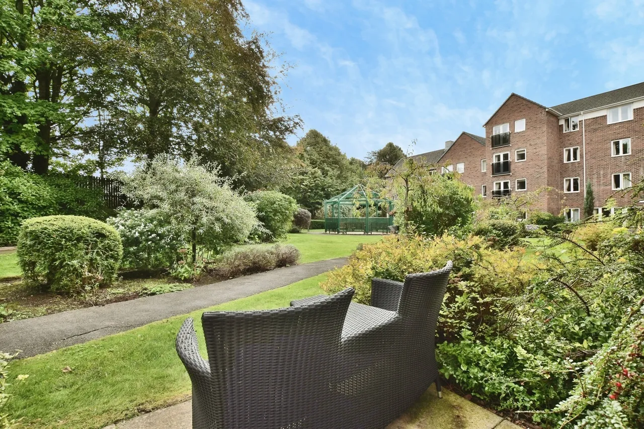 Station Approach, Cheadle Hulme, SK8, photo 7