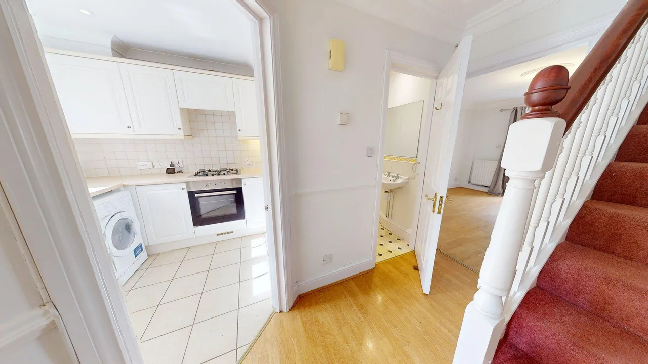 Swan Court, Witney, OX28, photo 8