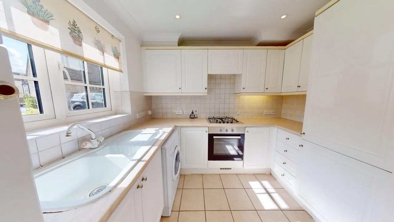 Swan Court, Witney, OX28, photo 4