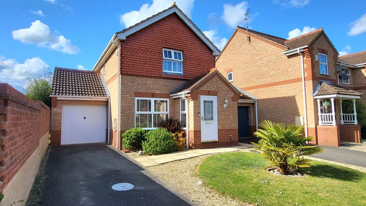 3 bed house for sale — Balintore Rise, Orton Southgate, Peterborough, PE2