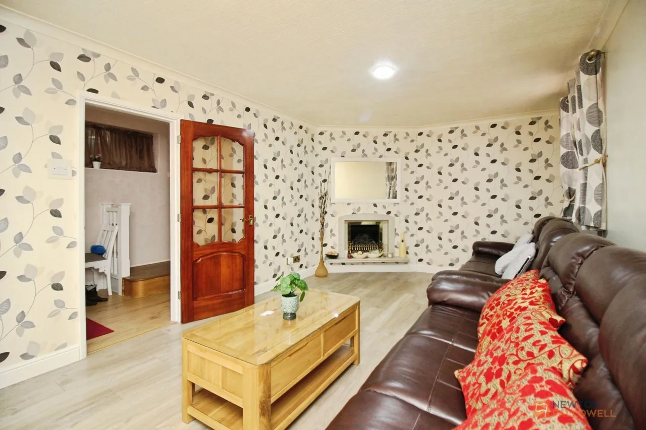 Columbine Close, Leicester, LE3, photo 3