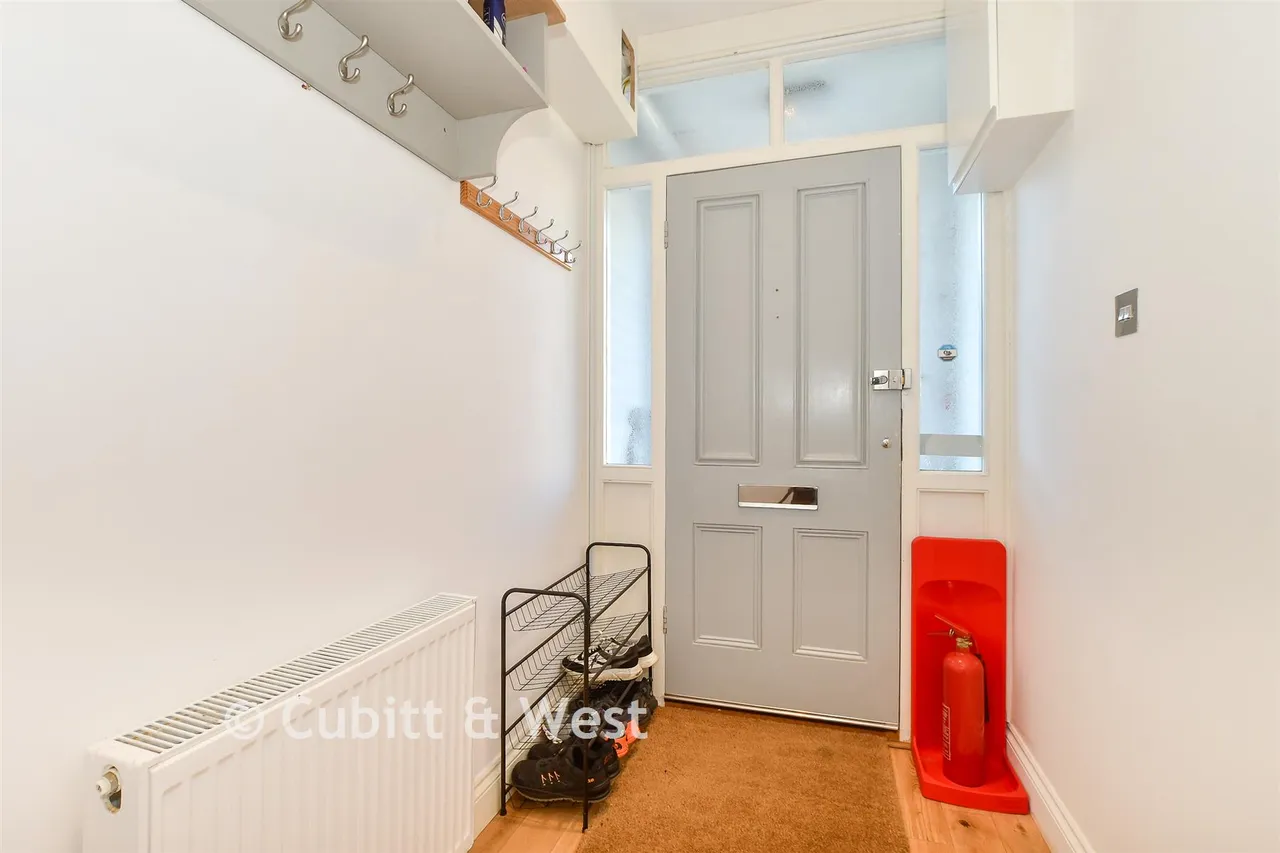 Ifield Road, West Green, RH11, photo 11