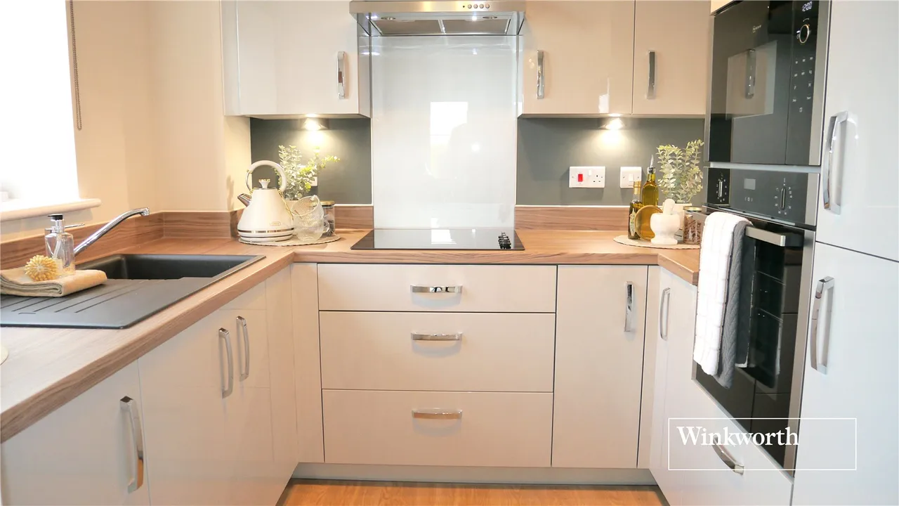 Westpole Avenue, Oakwood, EN4, photo 6