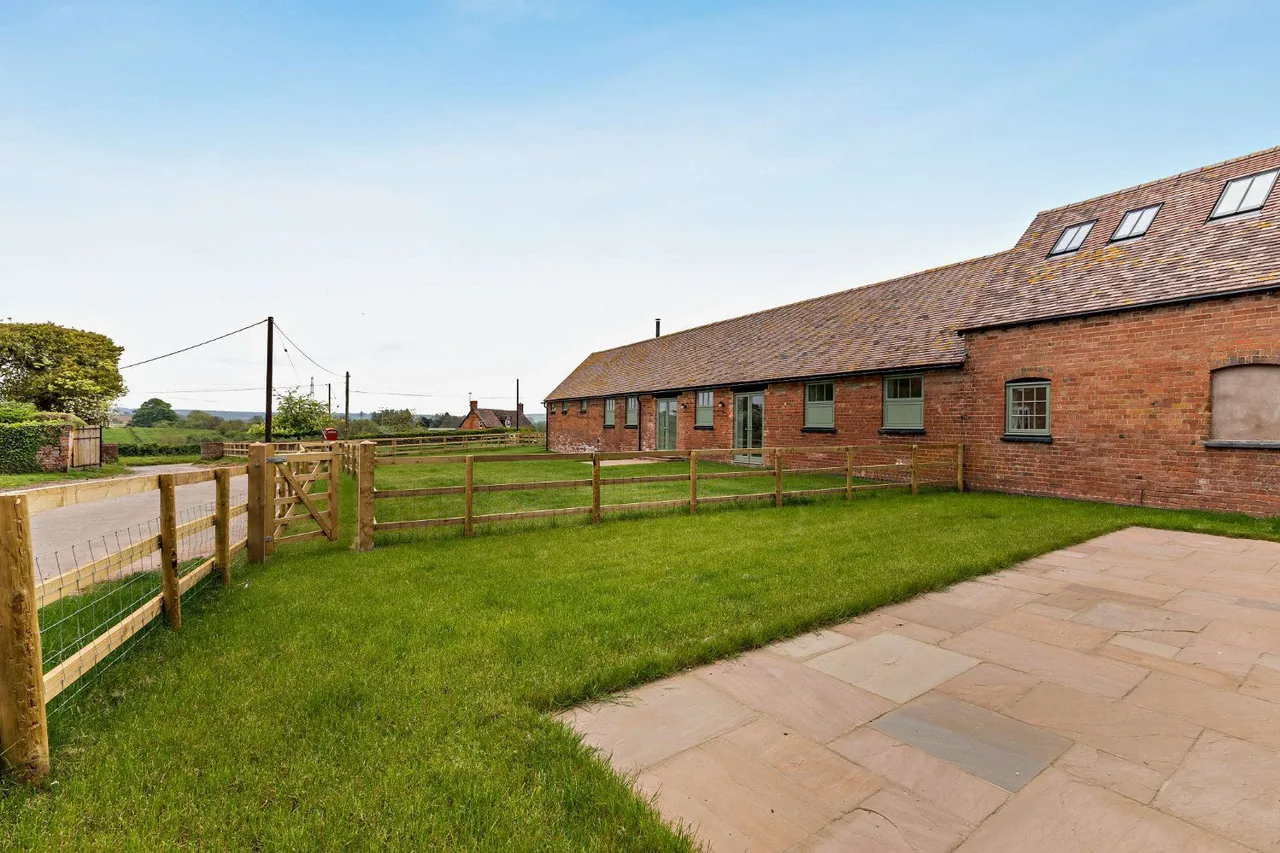 The Granary, Greete, SY8, photo 30