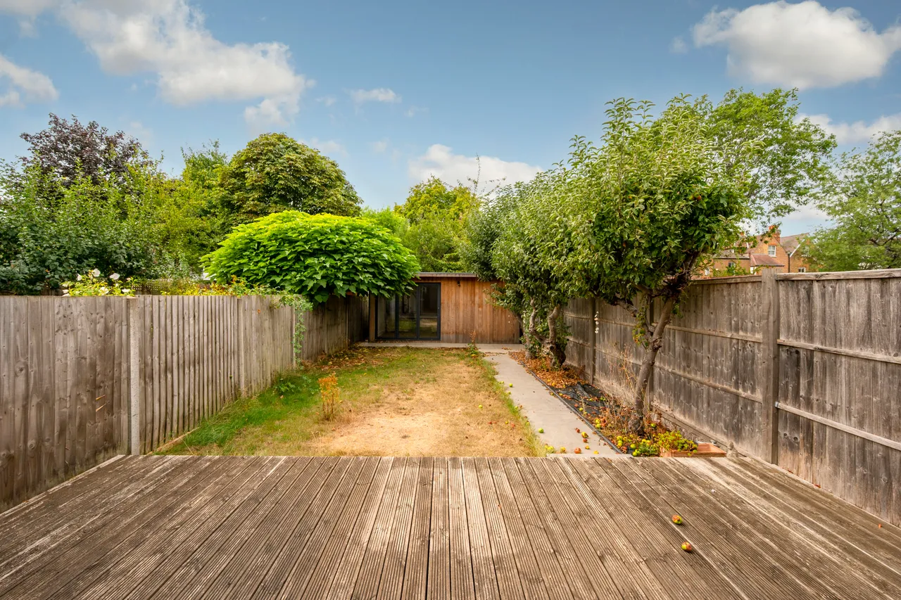 24 Rayleigh Road, London, photo 3