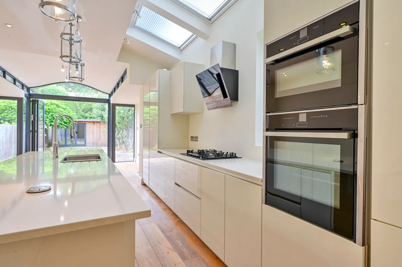 24 Rayleigh Road, London, photo 10