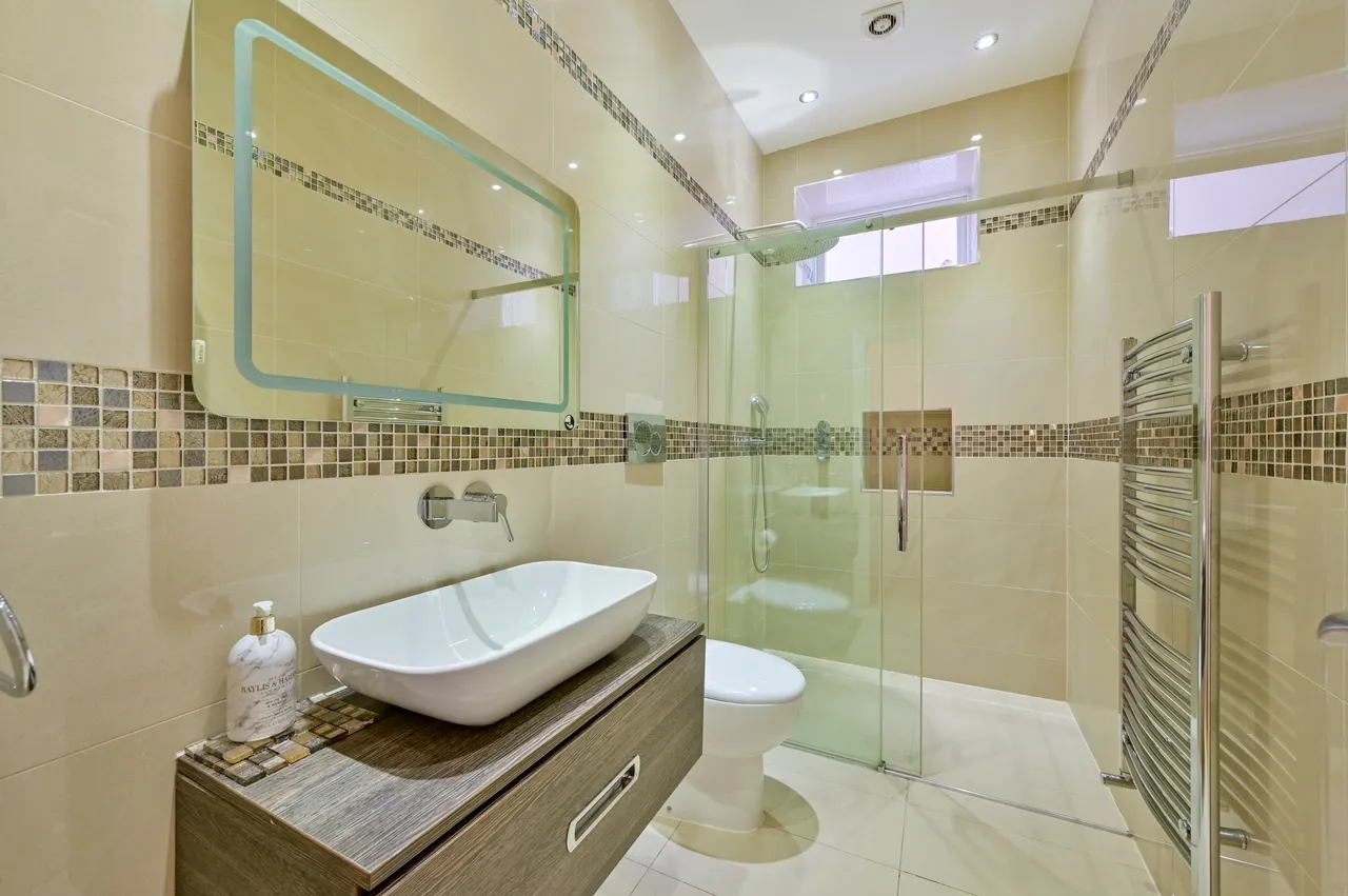 24 Rayleigh Road, London, photo 5