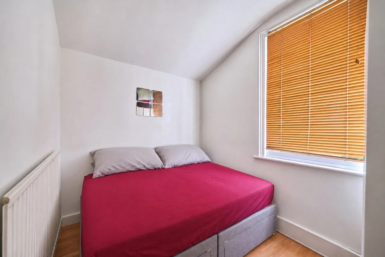 Hayday Road, London, E16, photo 9