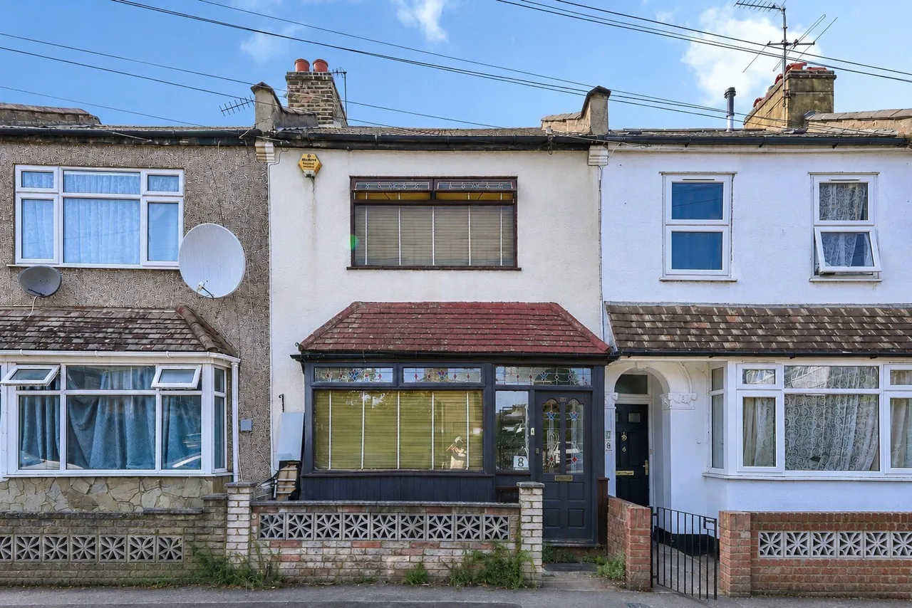 3 bed house for sale — Hayday Road, London, E16