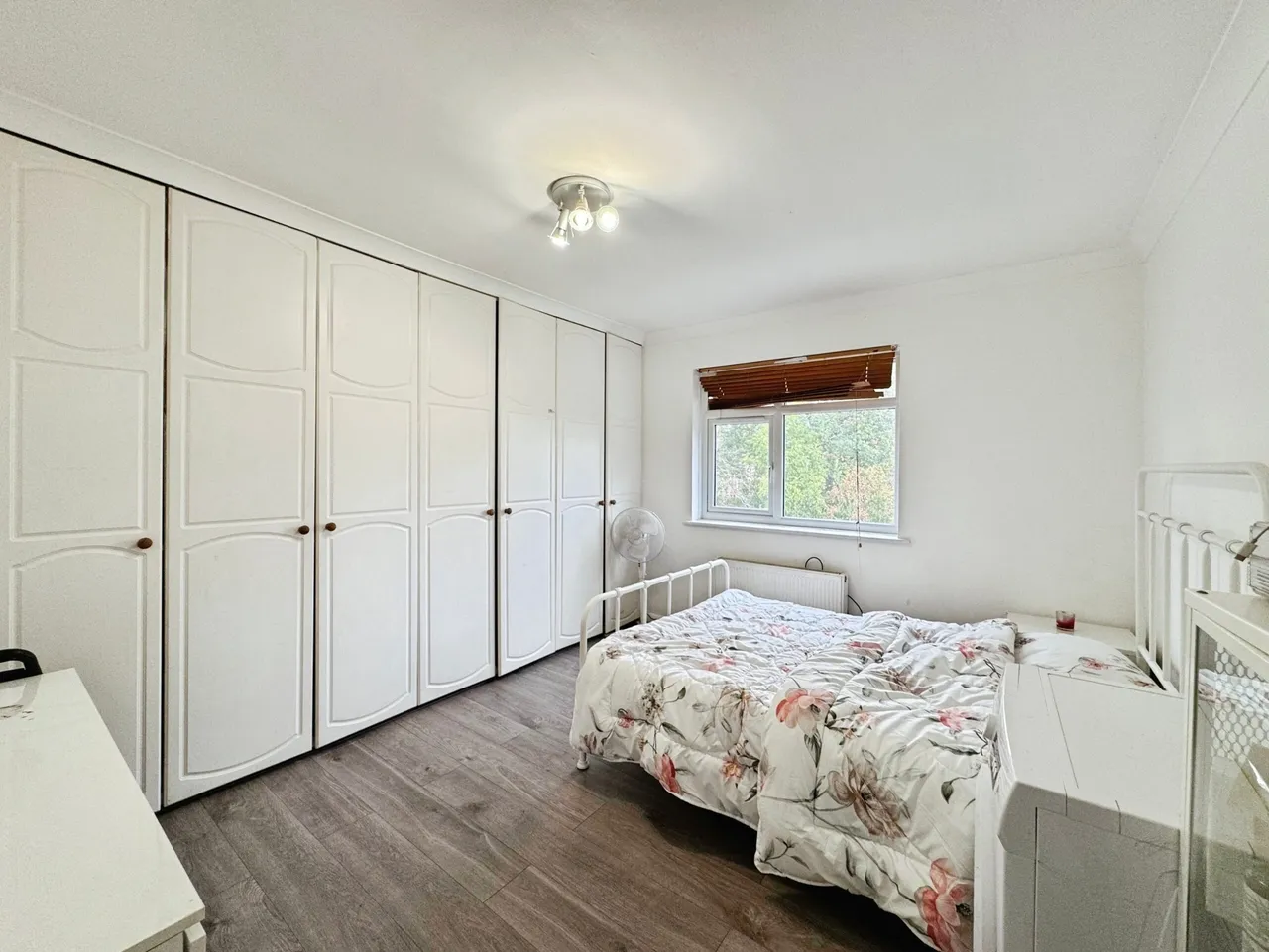 Westmere Drive, London, NW7, photo 3