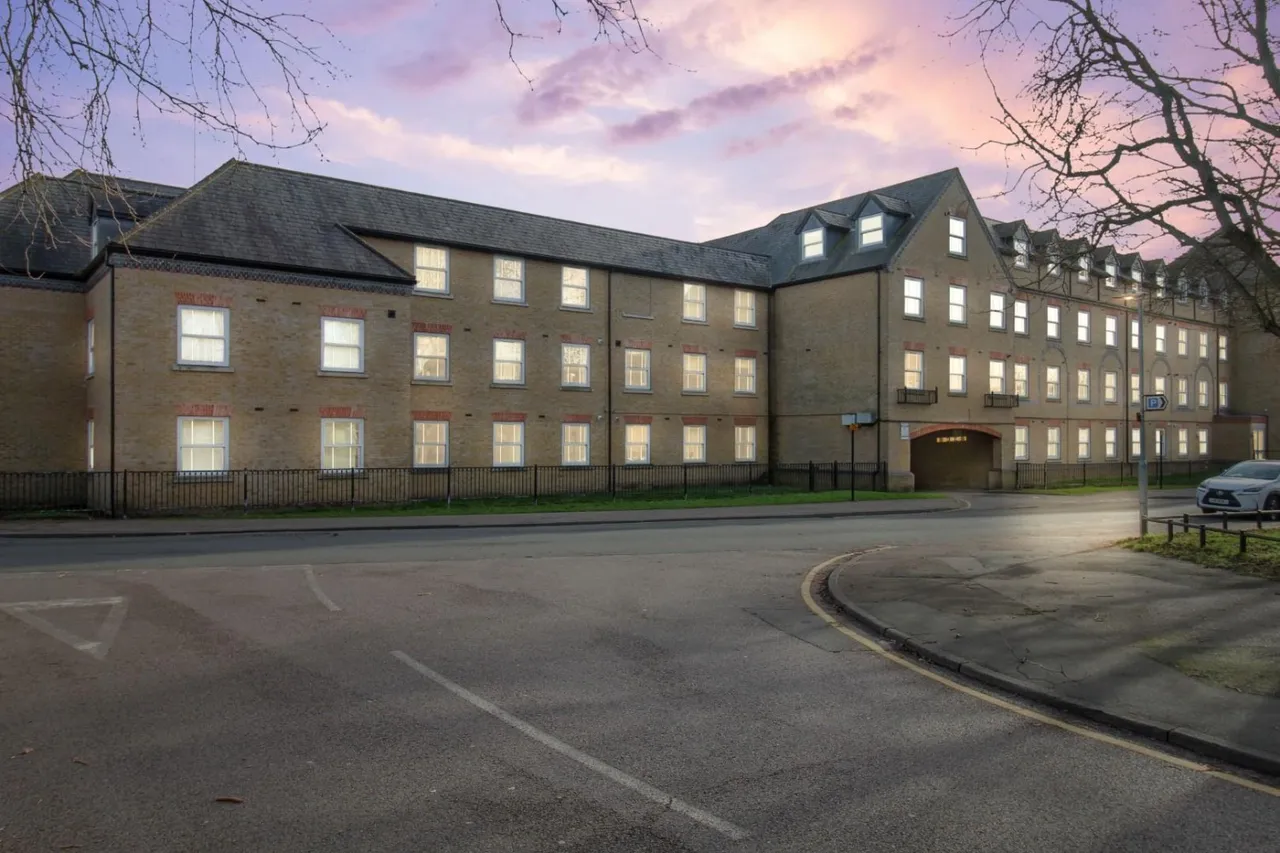 1 bed flat for sale — Bowsher Court, Ware
