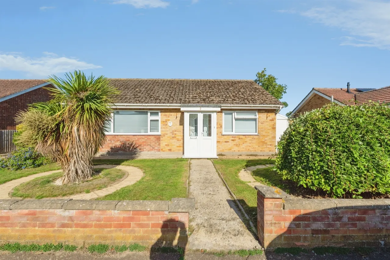 2 bed house for sale, Fairholme Close, Ashill, IP25