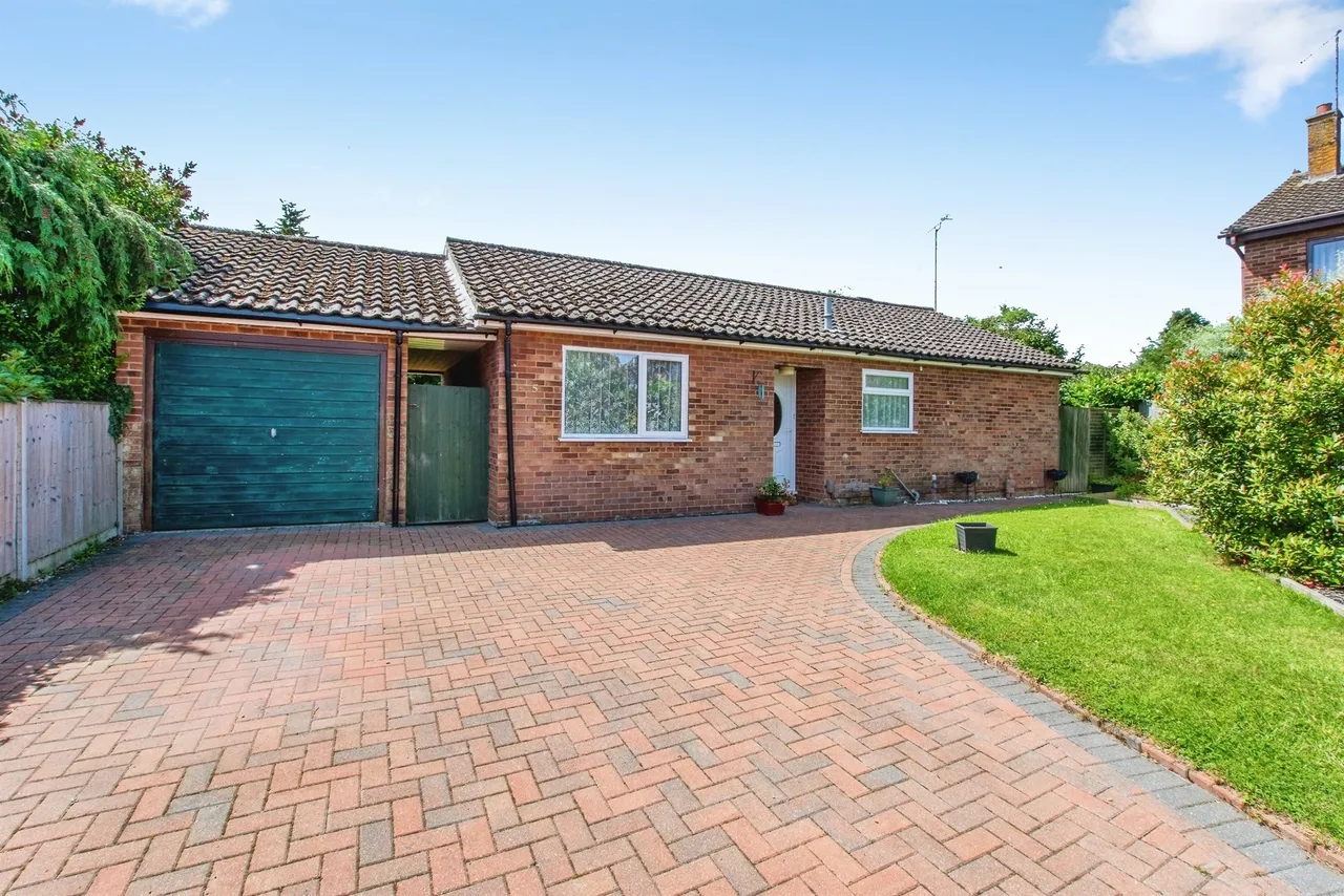 2 bed house for sale — Anderson Close, Wisbech
