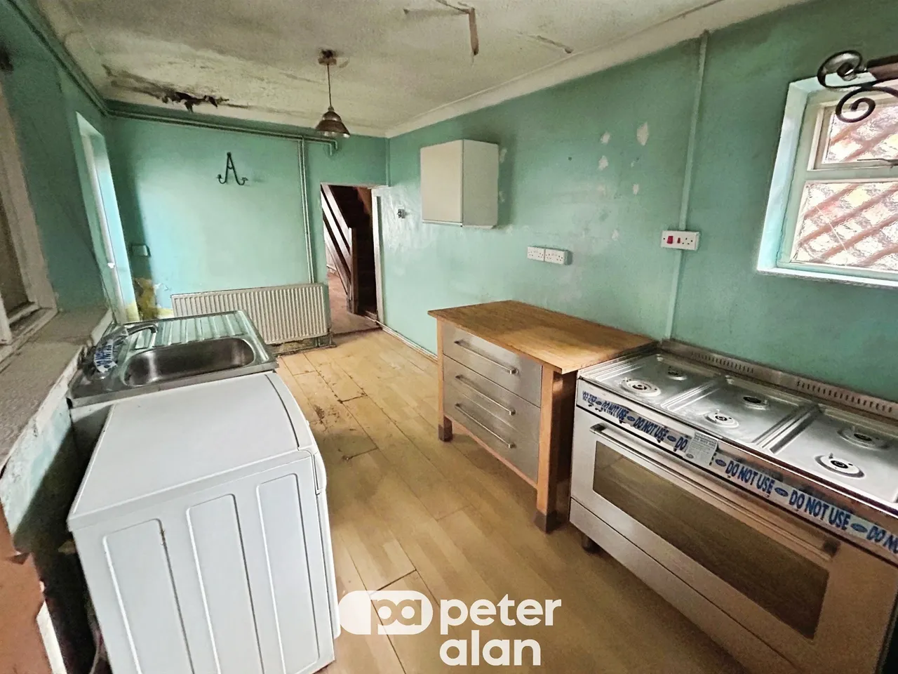 Beaconsfield Street, Neath, SA10, photo 2