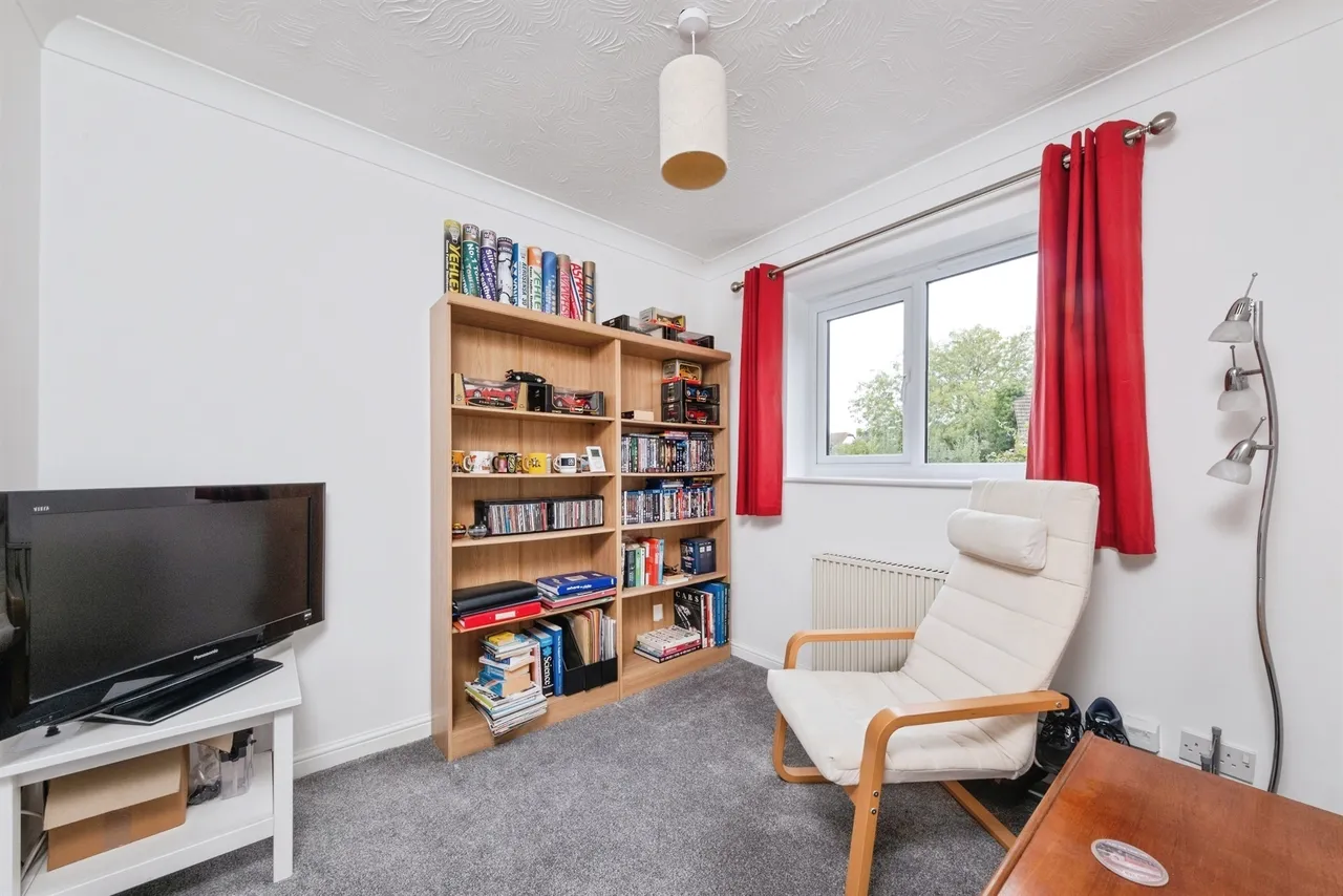 Sovereign Close, Granborough, MK18, photo 15