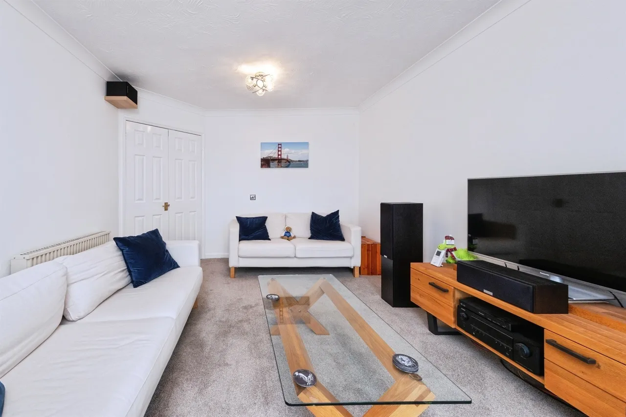 Sovereign Close, Granborough, MK18, photo 5