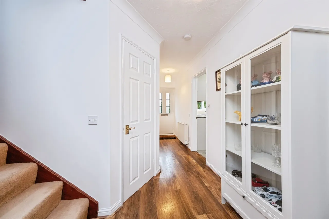 Sovereign Close, Granborough, MK18, photo 9