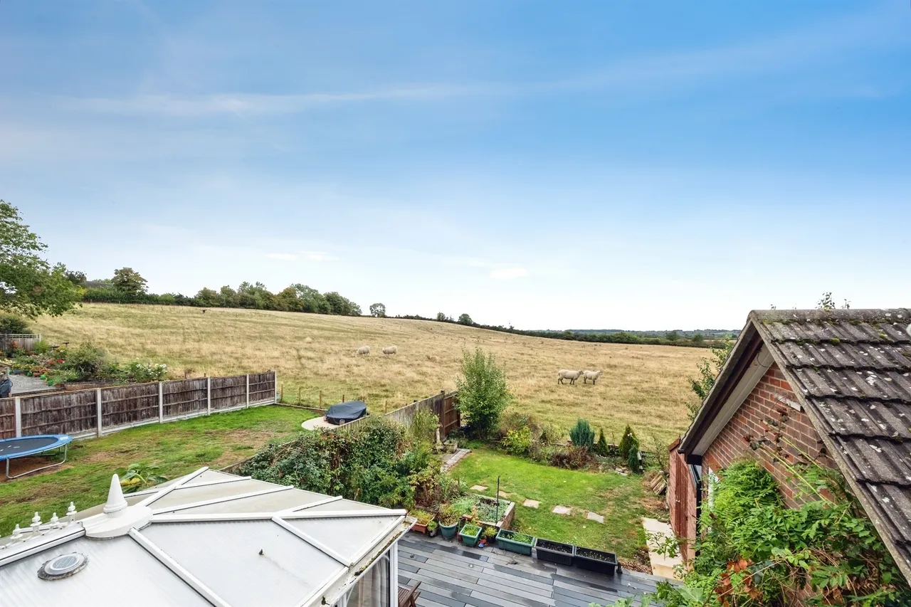 Sovereign Close, Granborough, MK18, photo 19