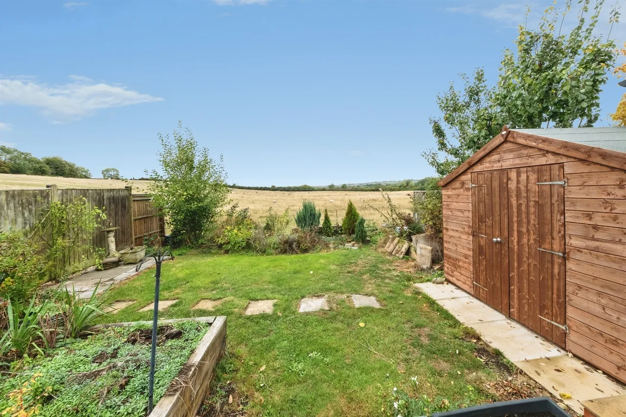 Sovereign Close, Granborough, MK18, photo 20