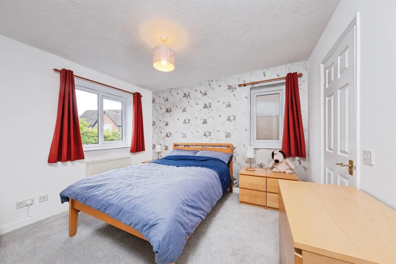 Sovereign Close, Granborough, MK18, photo 13