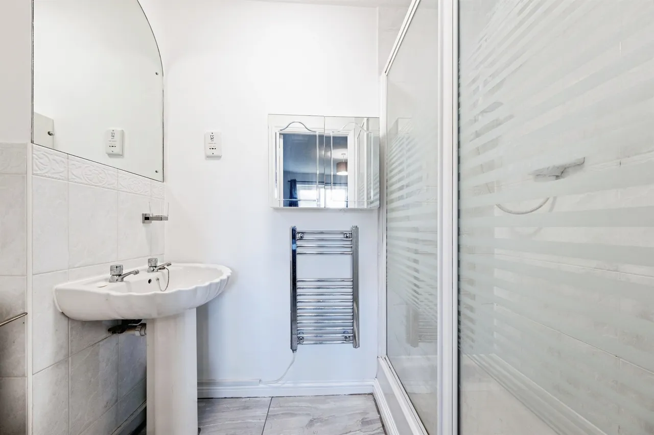 Sovereign Close, Granborough, MK18, photo 12