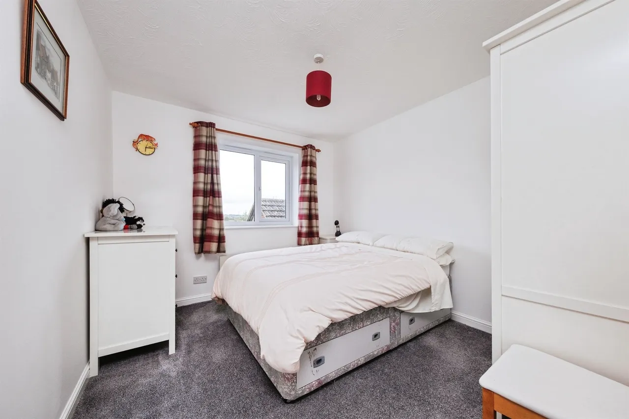 Sovereign Close, Granborough, MK18, photo 11