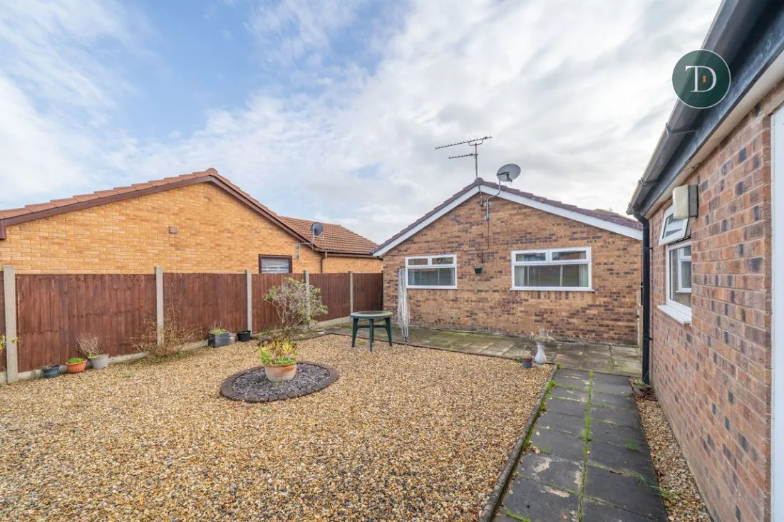Melrose Drive, Great Sutton, CH66 2YH, photo 2