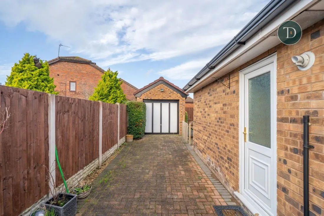 Melrose Drive, Great Sutton, CH66 2YH, photo 19