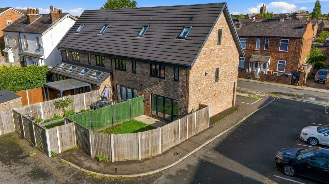 Roberts Street, Eccles, M30, photo 15