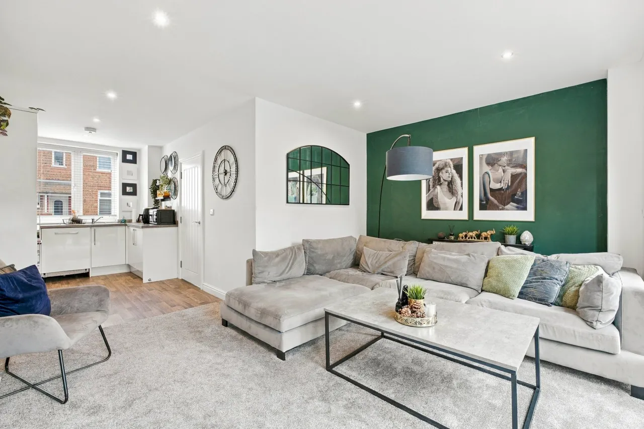 Roberts Street, Eccles, M30, photo 3