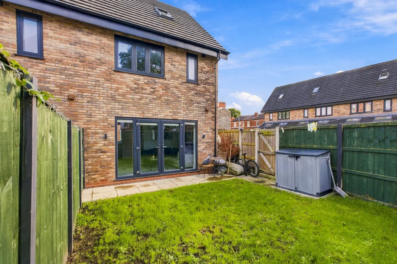 Roberts Street, Eccles, M30, photo 11