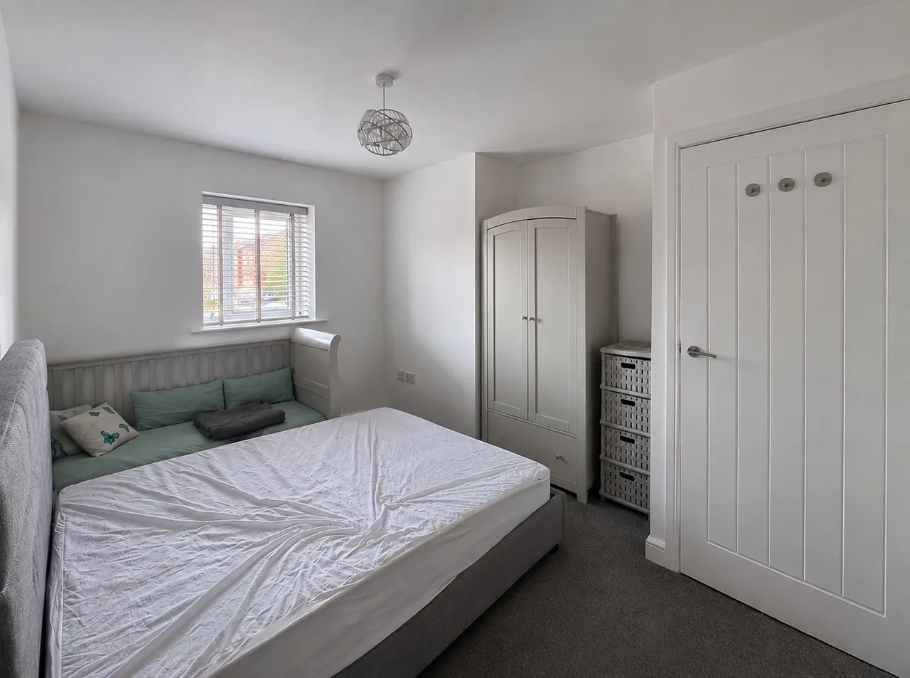 Elizabeth Court, Wakefield, WF2, photo 5