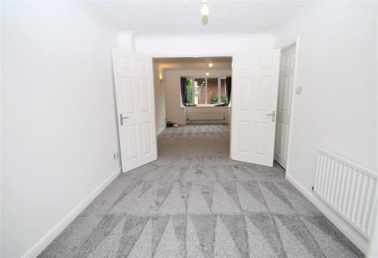 Alexandra Gardens, Knaphill, GU21, photo 4