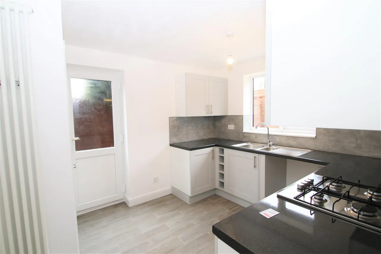 Alexandra Gardens, Knaphill, GU21, photo 3