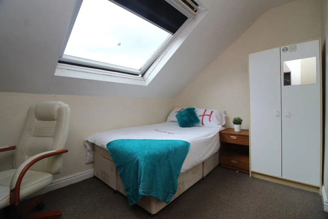 Brighton Terrace Road, S10, photo 13