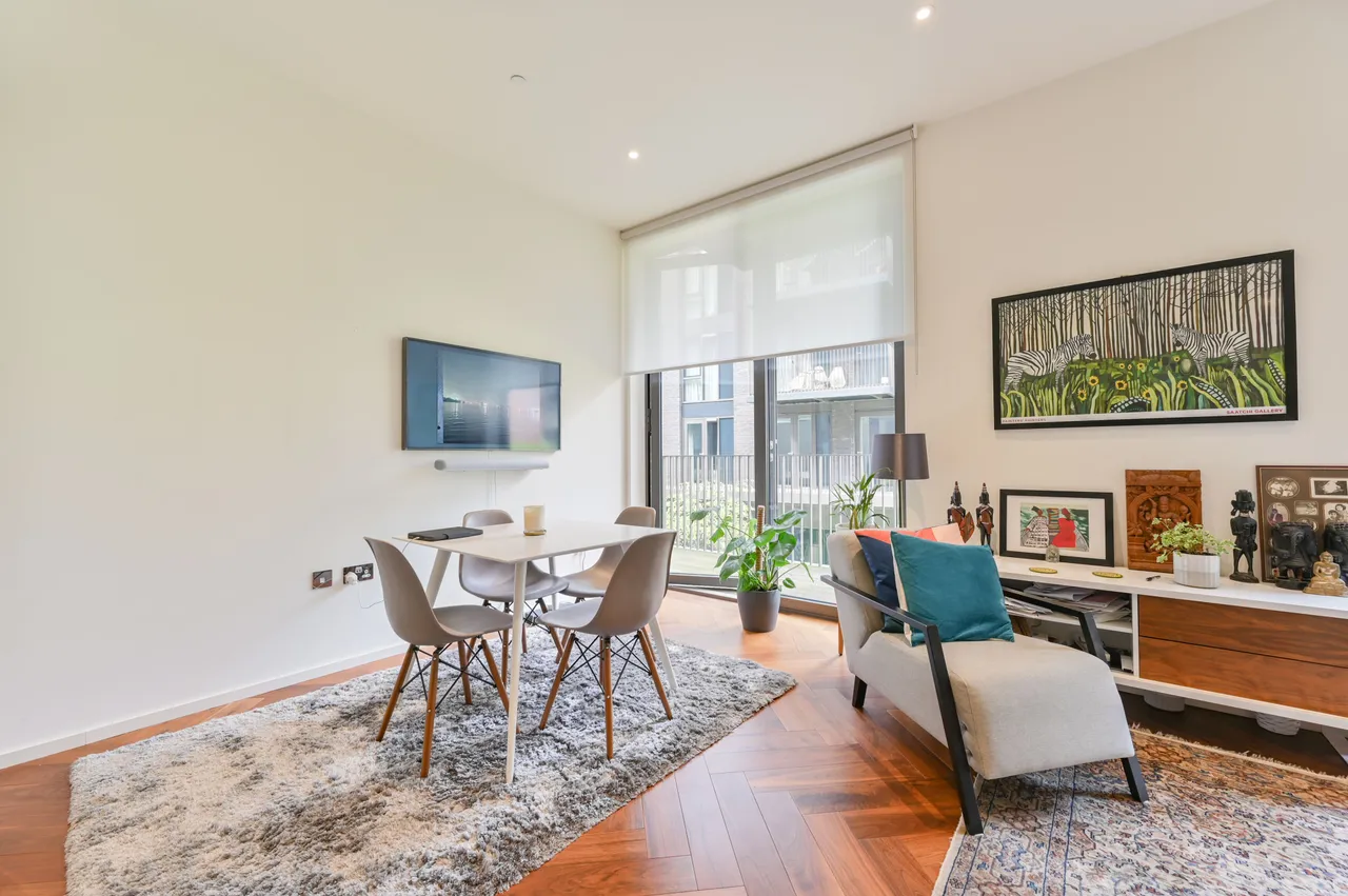 Apartment C44, Ambassador Building, Embassy Gardens, 5 New Union Square, London, photo 8