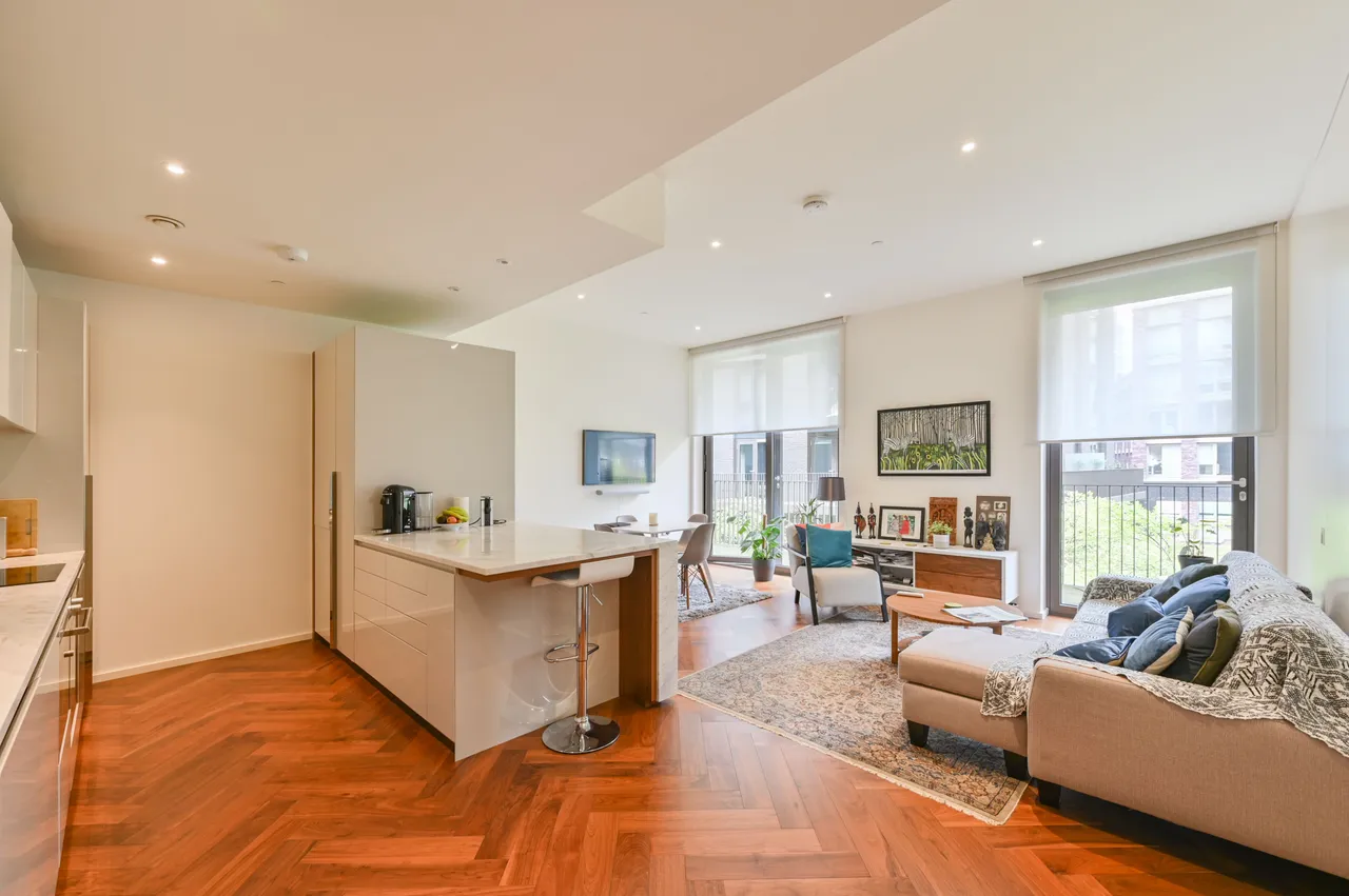 3 bed flat for sale — Apartment C44, Ambassador Building, Embassy Gardens, 5 New Union Square, London