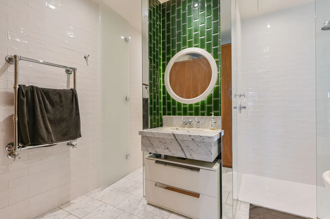 Apartment C44, Ambassador Building, Embassy Gardens, 5 New Union Square, London, photo 4