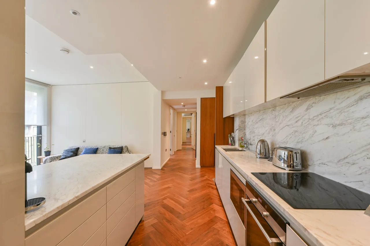 Apartment C44, Ambassador Building, Embassy Gardens, 5 New Union Square, London, photo 11