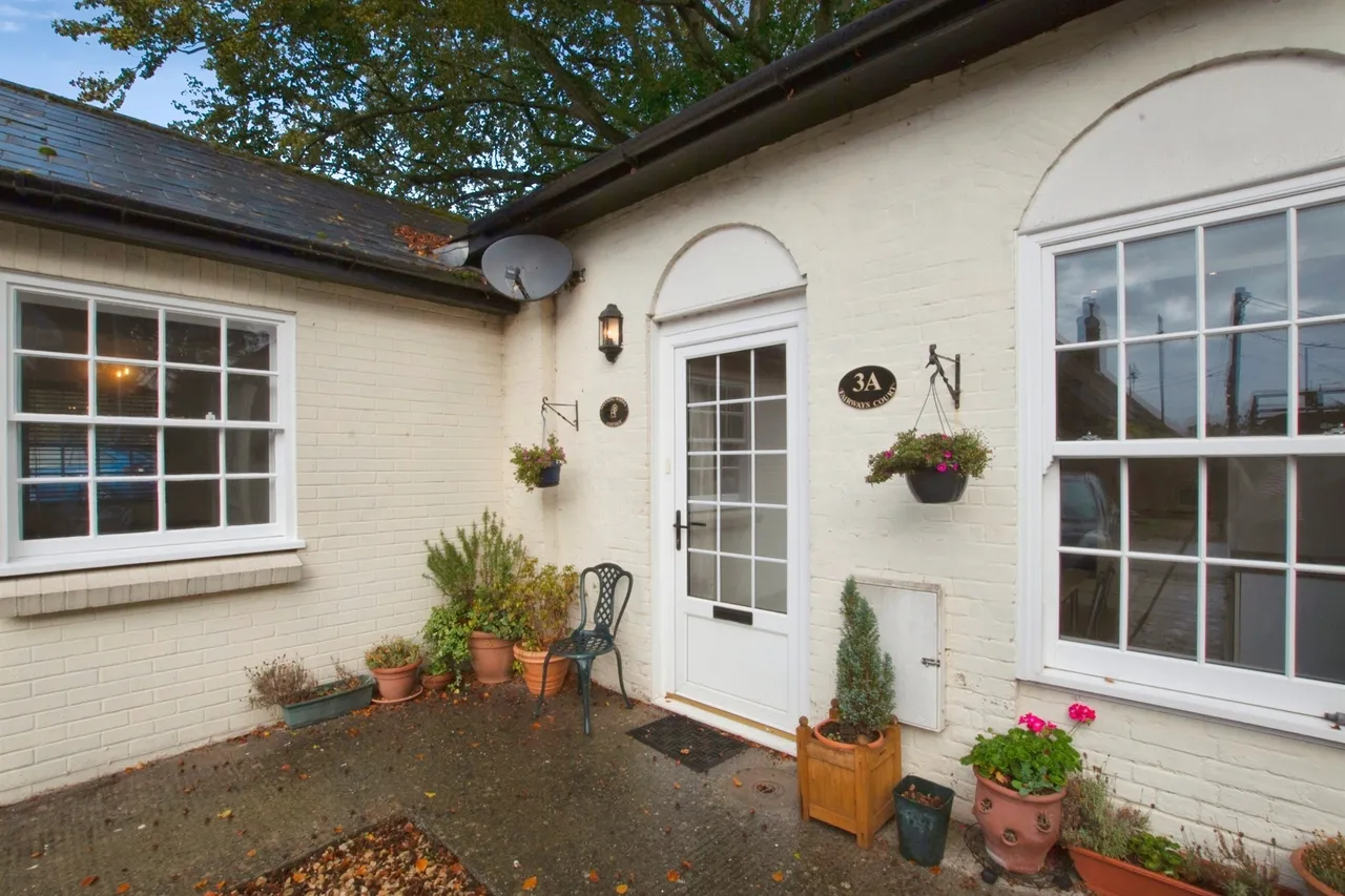 2 bed flat for sale, Salisbury Street, Amesbury, SP4