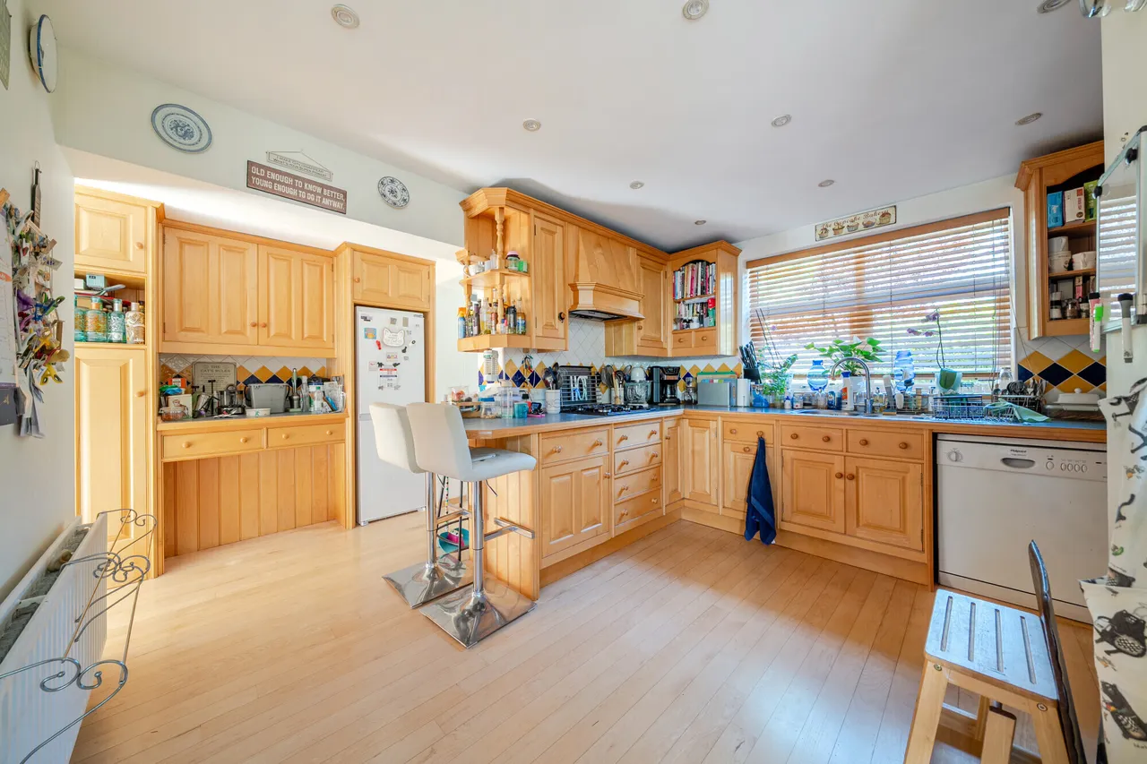 Green Curve, Banstead, SM7, photo 5