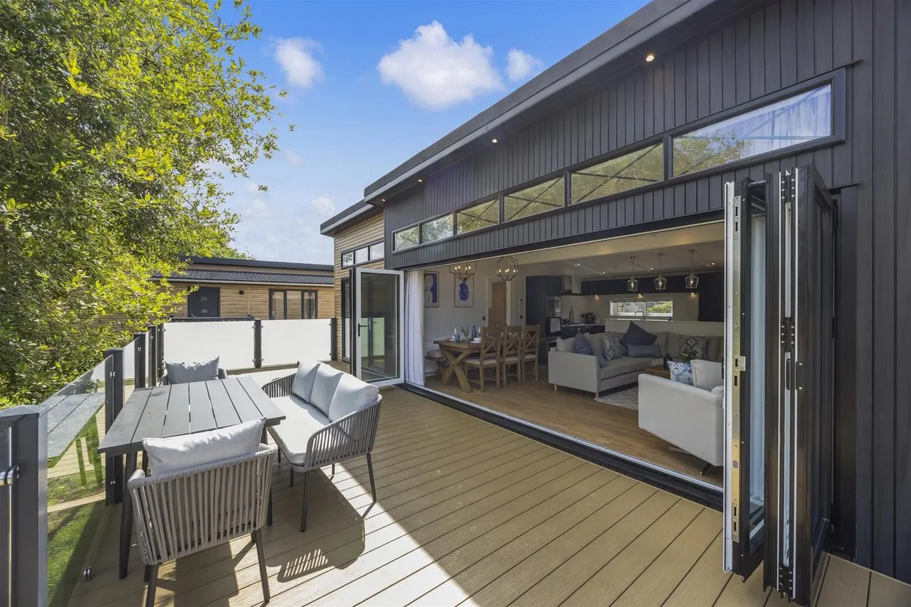 Bluebell Park, Sumners Ponds, Barns Green, Horsham, photo 10
