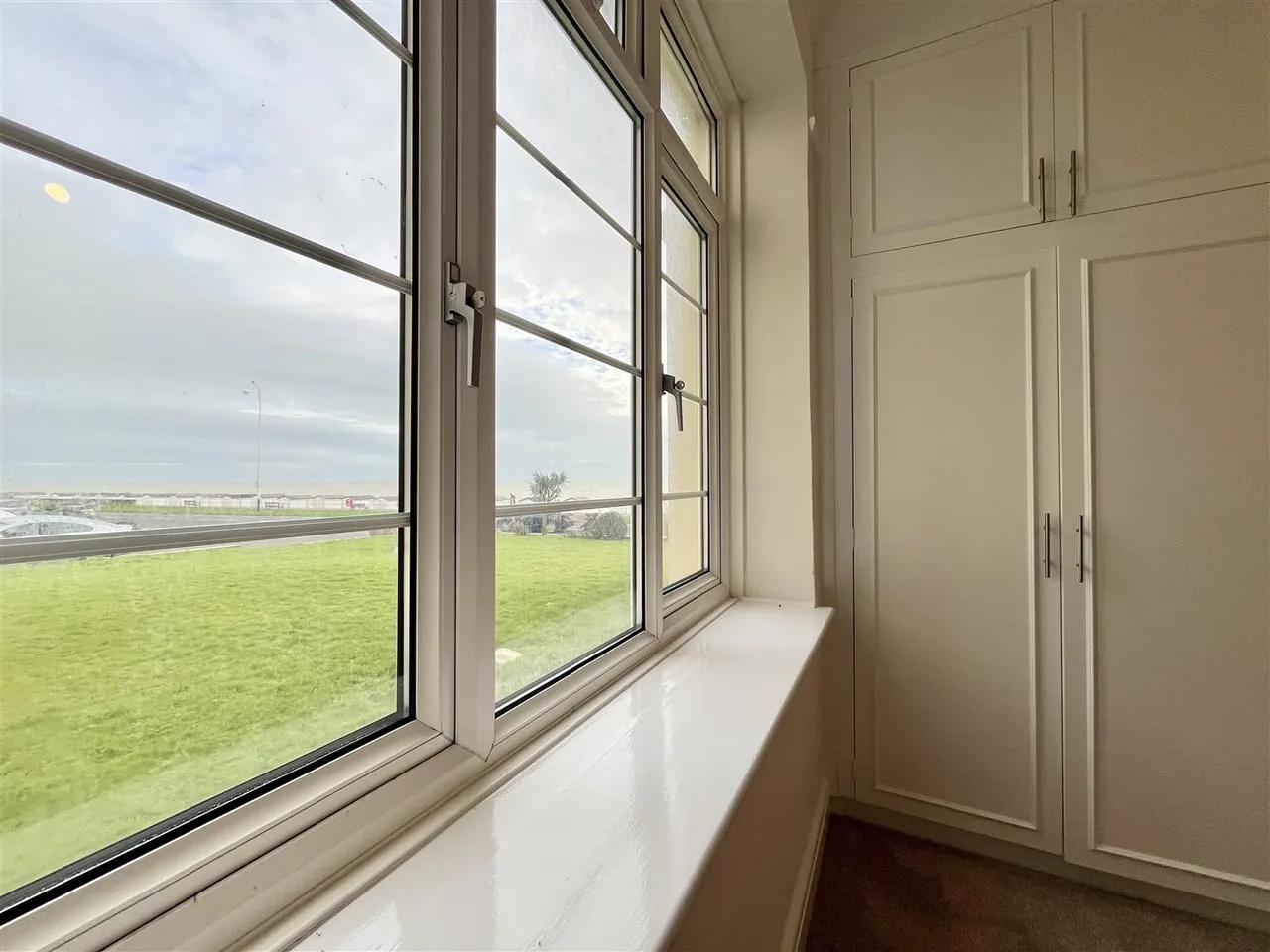 Bedford Avenue, Bexhill-On-Sea, TN40 1NQ, photo 4