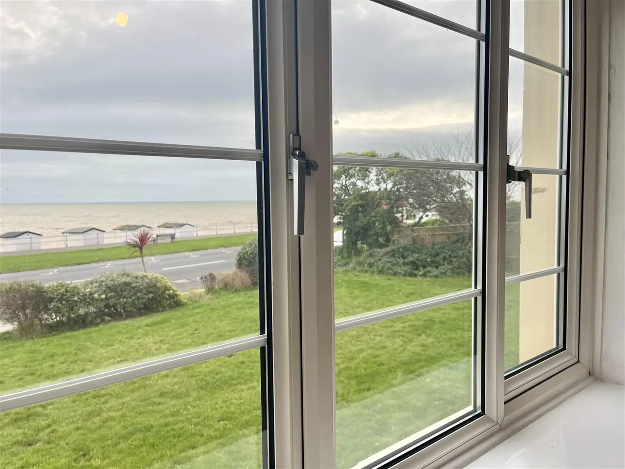 Bedford Avenue, Bexhill-On-Sea, TN40 1NQ, photo 9