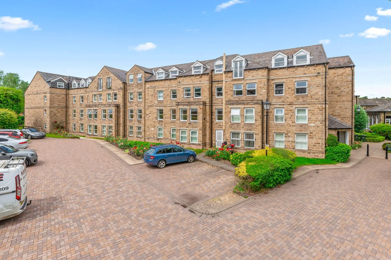 2 bed flat for sale, Cunliffe Road, Ilkley, LS29