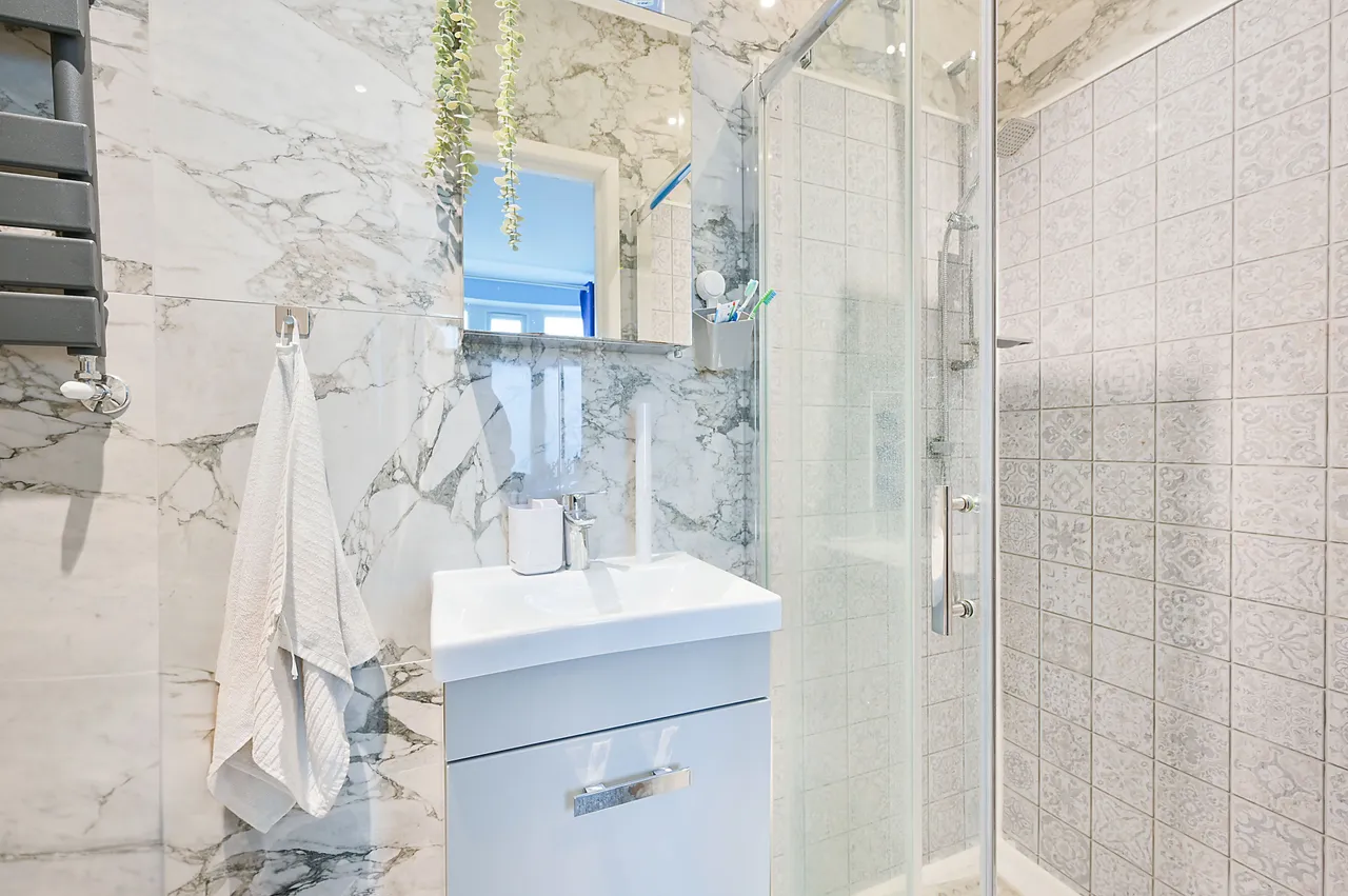 Brentford, TW8, photo 6